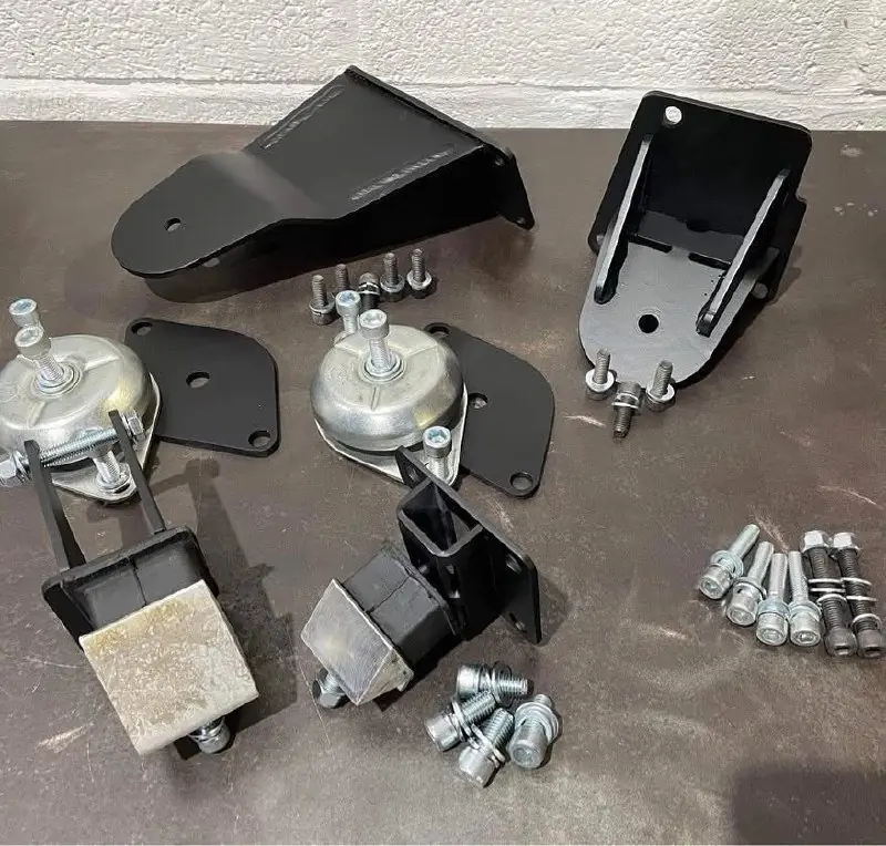 M57 Defender Engine Mounts